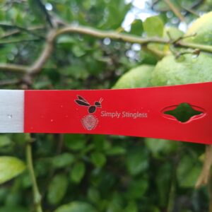 Stingless hive tool